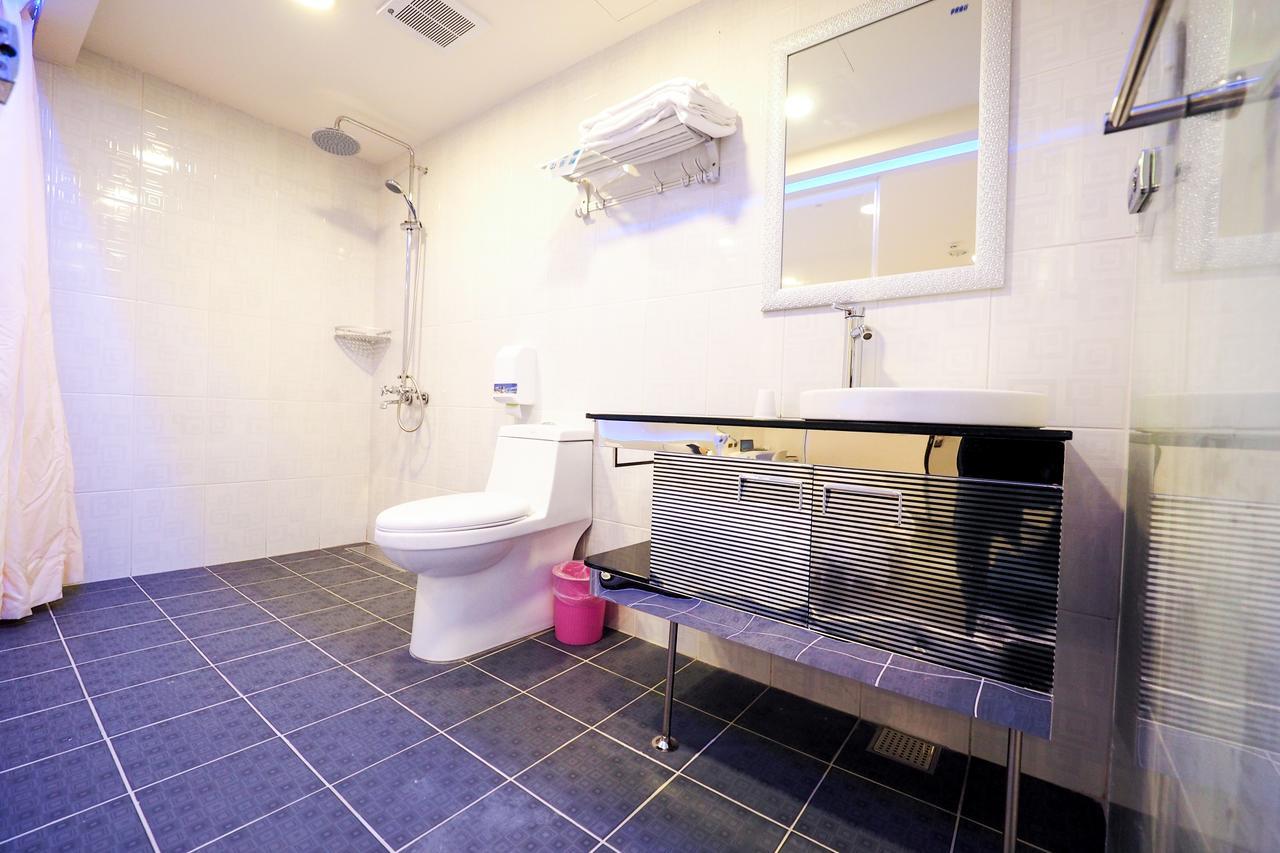 Galaxia Business Hotel Đài Trung Ngoại thất bức ảnh