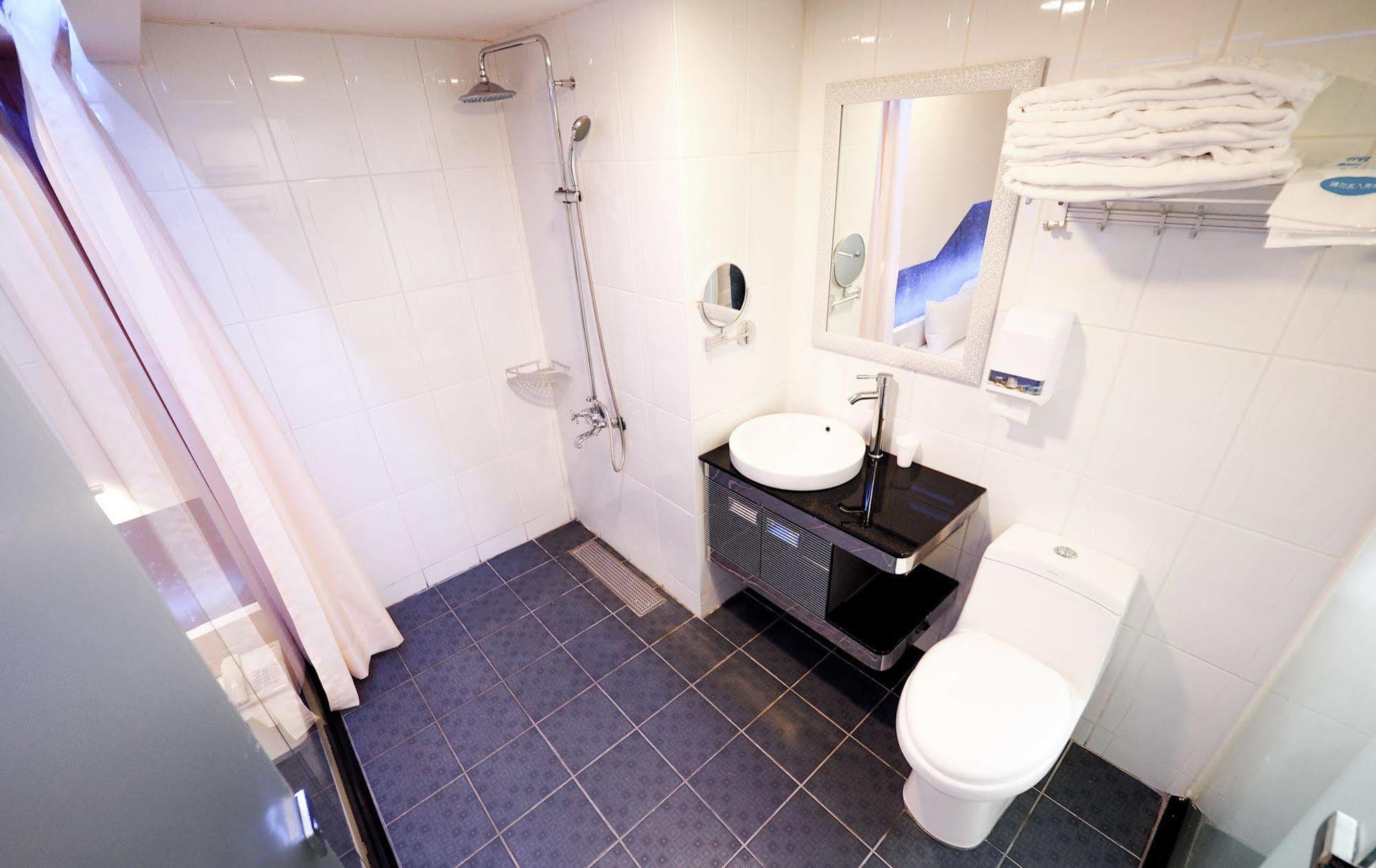 Galaxia Business Hotel Đài Trung Ngoại thất bức ảnh